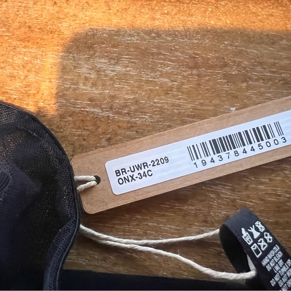 ❤️ SKIMS ultra fine mesh bra in Onyx 34C - Picture 3 of 5